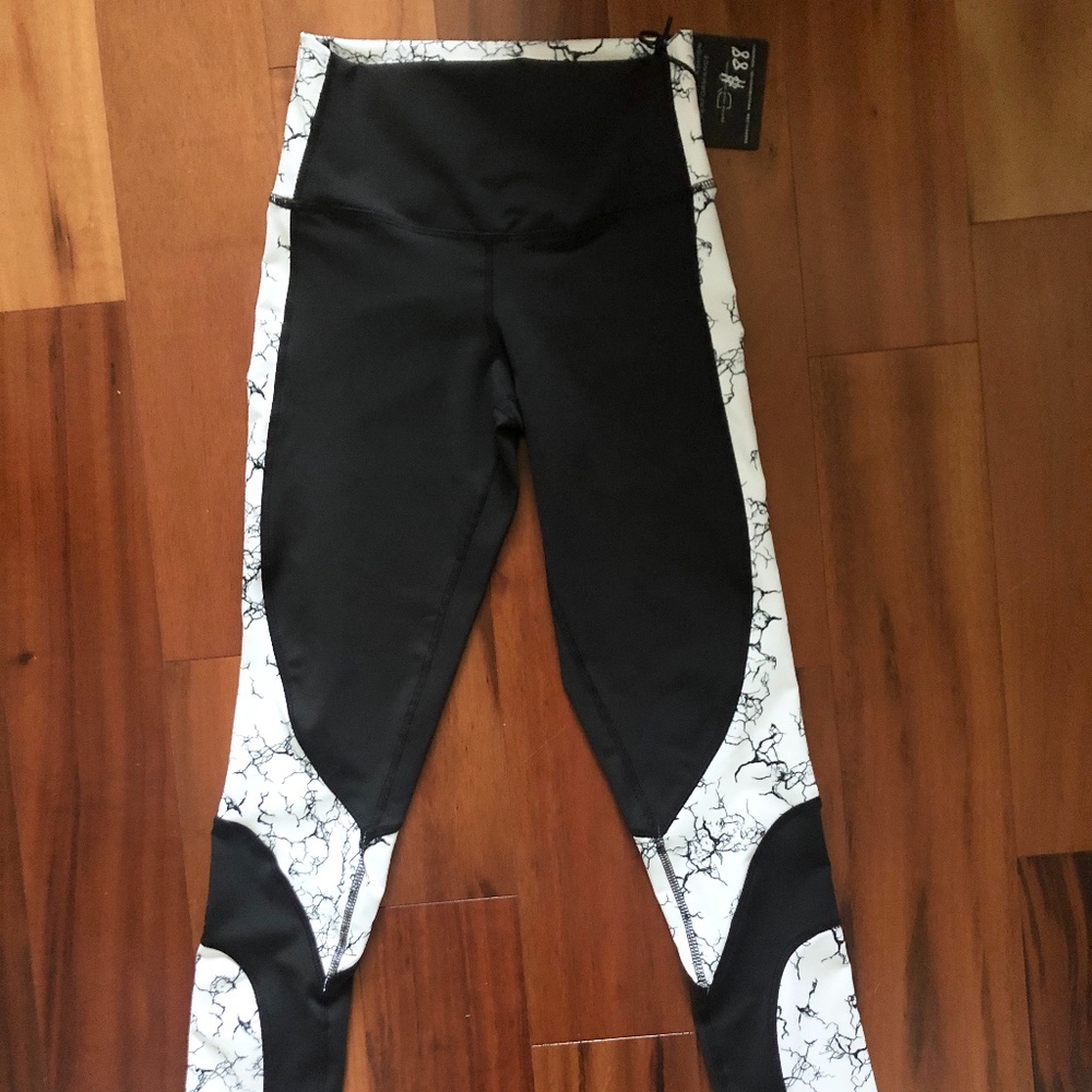 NWT DYI black and white granite leggings